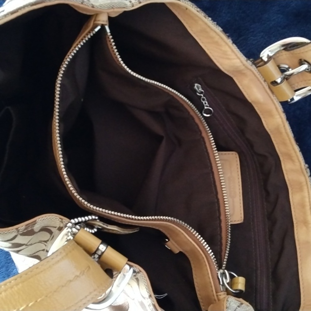 Coach Bag - Picture 7 of 8